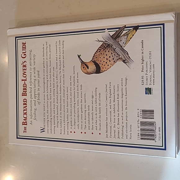 New The Backyard Bird Lovers Guide. - Picture 3 of 8